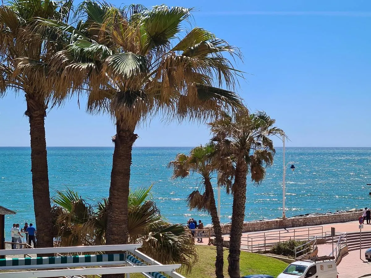 Cozy Beach Apartment Malaga