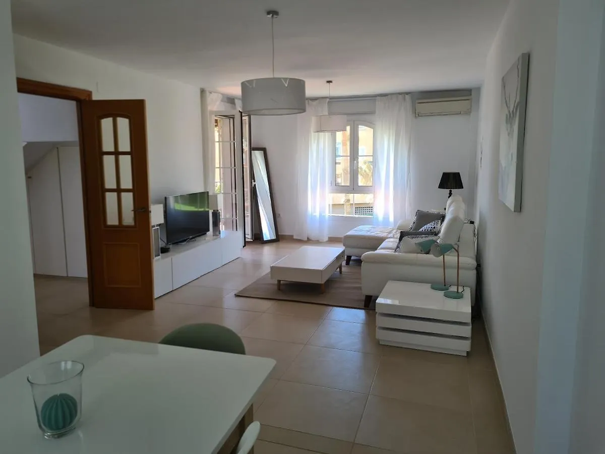 Cozy Beach Apartment Malaga